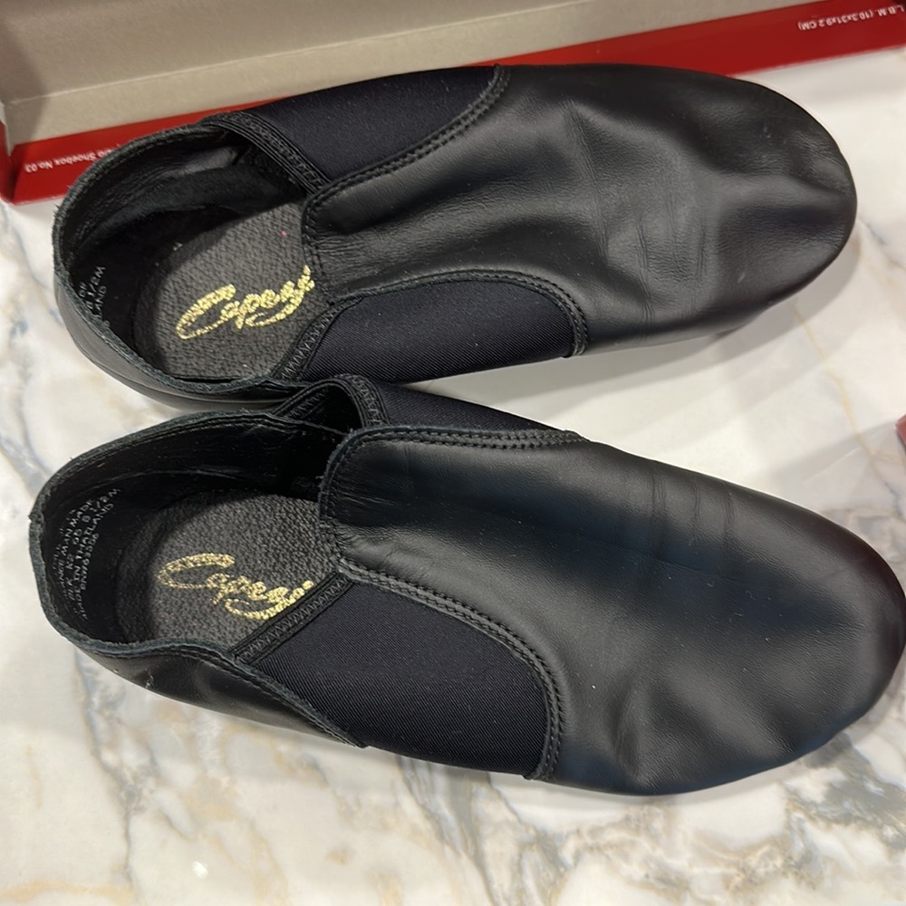 capezio black jazz shoe - E series slip on